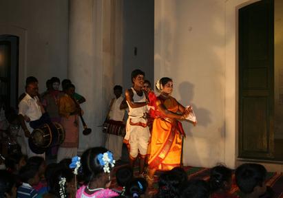 During the inauguration of the restored Governor’s Residence, the Tamil Nadu State Department of Tourism invited the guests to enjoy drama performances open also to the general public. Photo: Esther Fihl, 2011. National Museum of Denmark