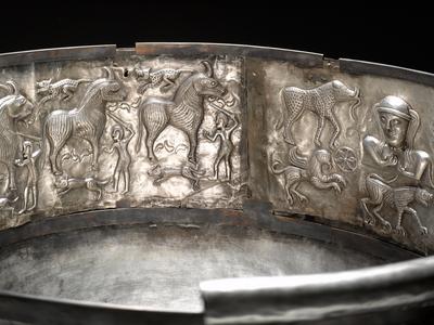 The pictures on the Gundestrup Cauldron