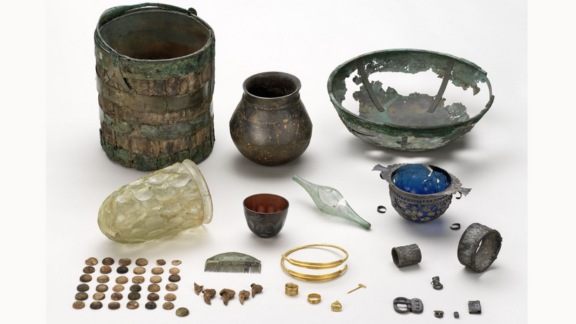 Objects from the princely tomb. 4th century BC.