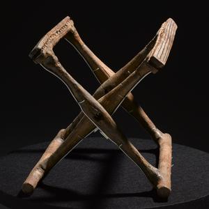 Folding stool from Guldhøj