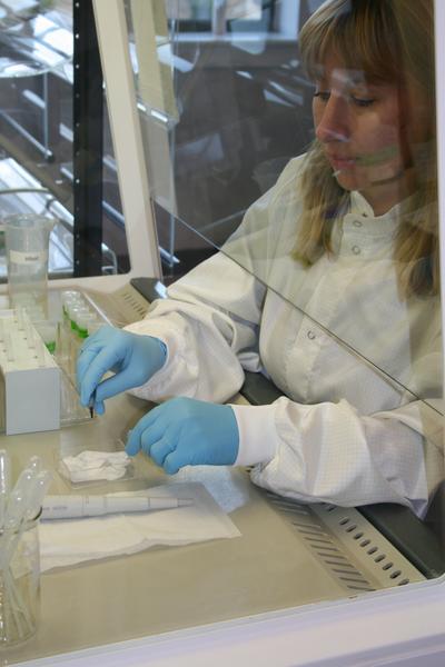 Picture of strontium analysis in the lab CTR's Research programmes