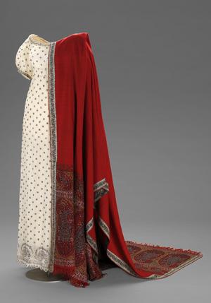 Cotton dress from the wife of a Danish trader in Tranquebar, 1810s-1820s. Governor Peder Hansen’s Kashmiri Shawl, ca. 1845. Photo: John Lee, 2015. National Museum of Denmark (DNT 846/1951 & 3604/1962)